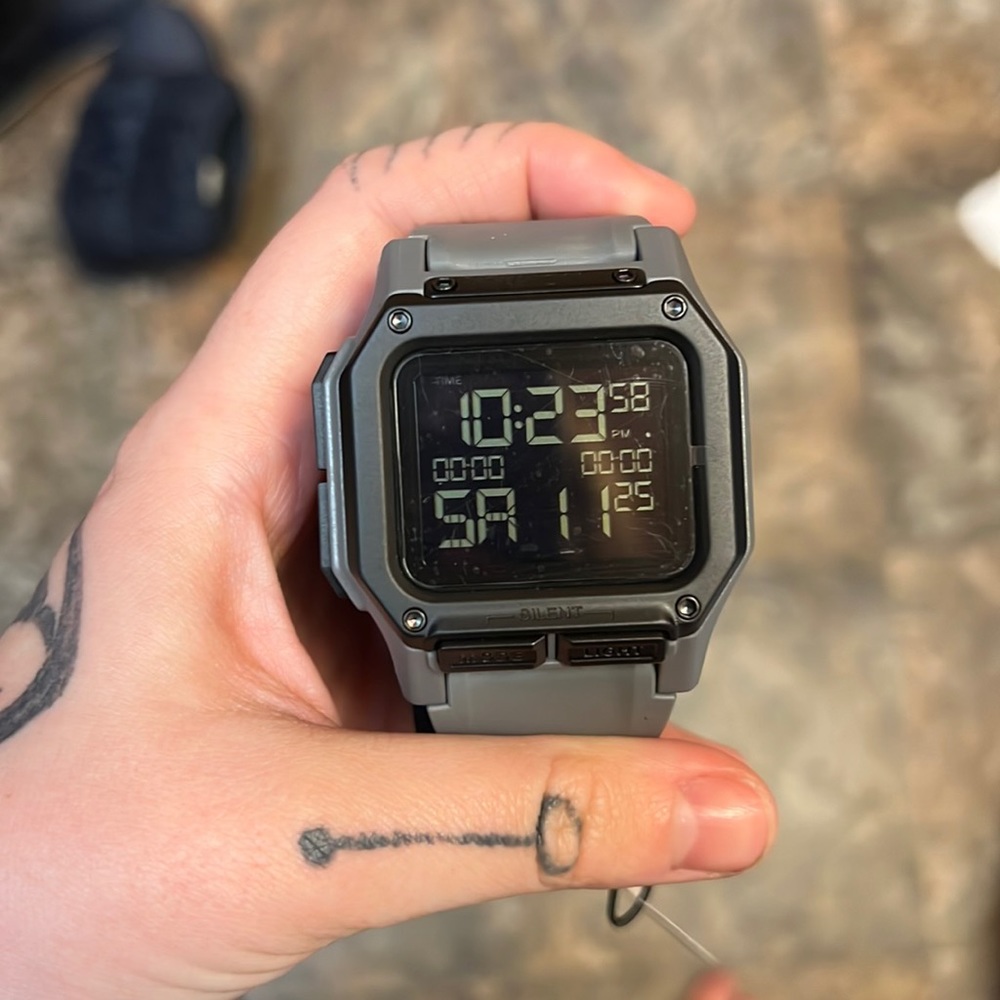Nixon regulus